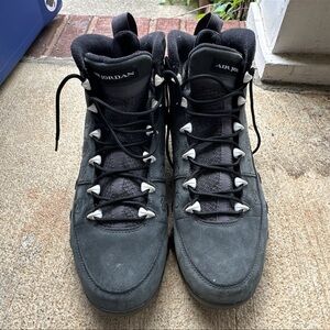 Jordan Black Athletic Shoes Sleek Sporty Design